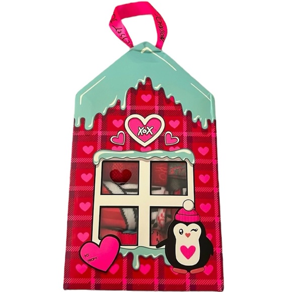 Betsey Johnson 6 Pack of Holiday Socks - Picture 1 of 3